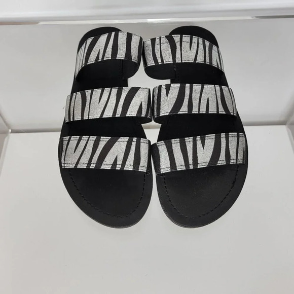 Expression Sandals - Picture 1 of 5